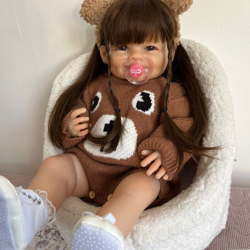 Muñeca pelo largo outfit osito