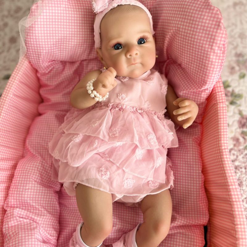 Muñeca Betty cuerpo de tela